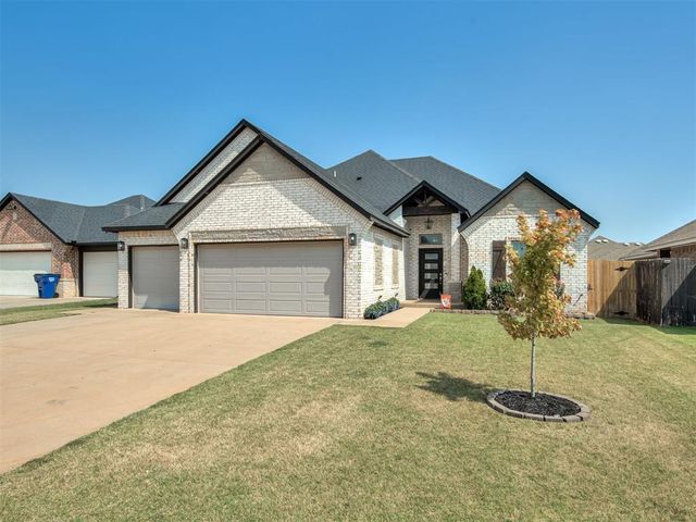 1825 W Blake Court Way, Mustang, OK 73064