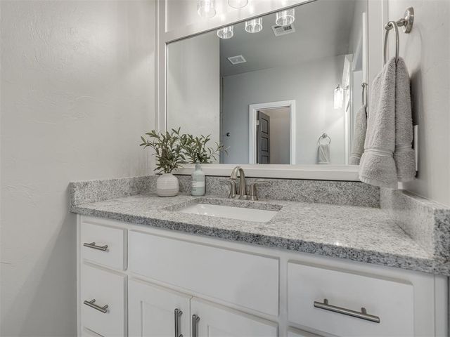 1825 W Blake Court Way, Mustang, OK 73064