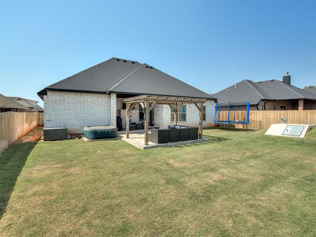 1825 W Blake Court Way, Mustang, OK 73064