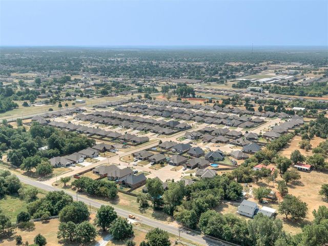 1825 W Blake Court Way, Mustang, OK 73064