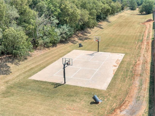 1825 W Blake Court Way, Mustang, OK 73064