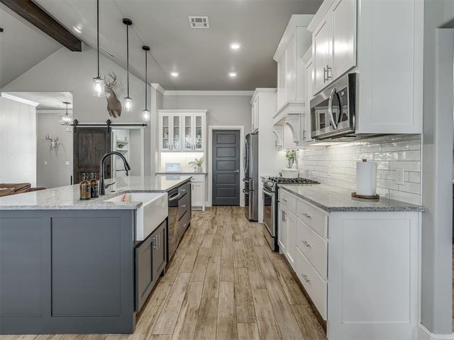 1825 W Blake Court Way, Mustang, OK 73064
