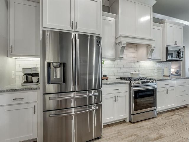 1825 W Blake Court Way, Mustang, OK 73064