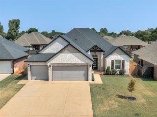 1825 W Blake Court Way, Mustang, OK 73064