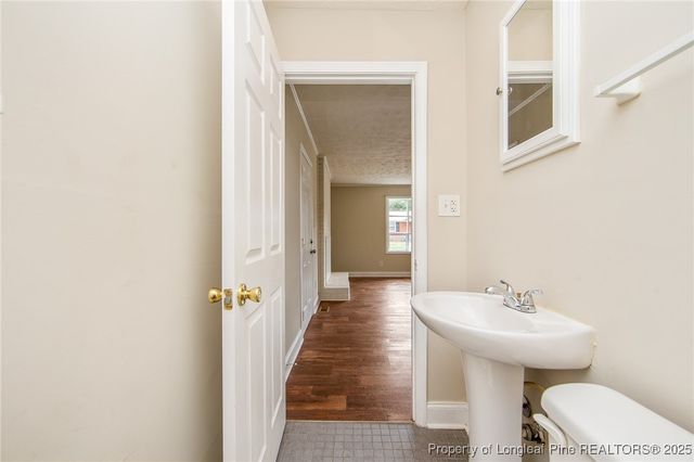 1203 Turnpike Road, Fayetteville, NC 28305