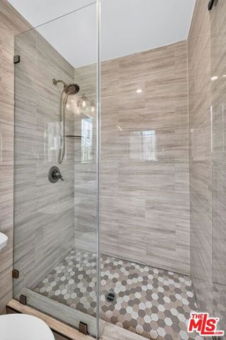 1442 Ellsmere Avenue, Los Angeles, CA 90019