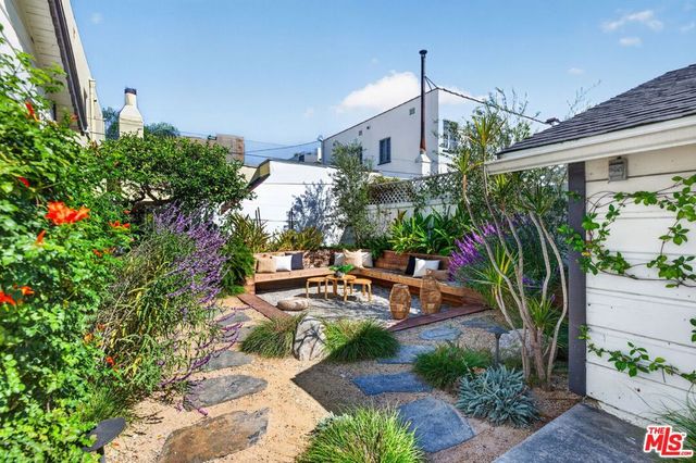 1442 Ellsmere Avenue, Los Angeles, CA 90019