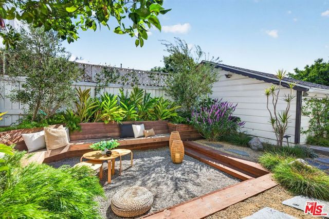 1442 Ellsmere Avenue, Los Angeles, CA 90019