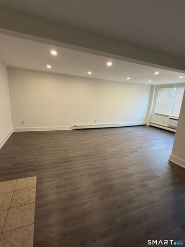 70 Farmington Avenue 4E, New London, CT 06320