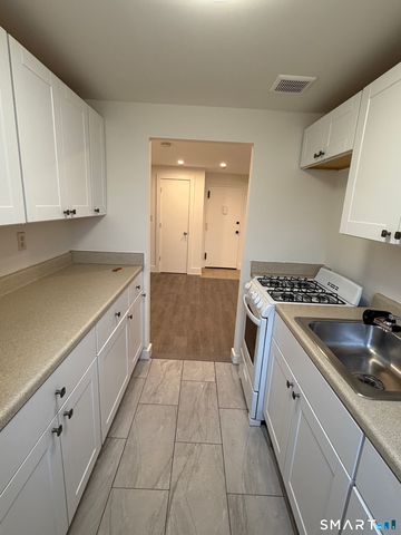 70 Farmington Avenue 4E, New London, CT 06320