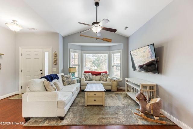 333 NE 55th Street, Oak Island, NC 28465