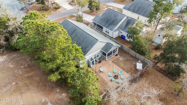 333 NE 55th Street, Oak Island, NC 28465
