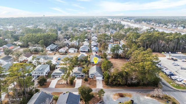 333 NE 55th Street, Oak Island, NC 28465