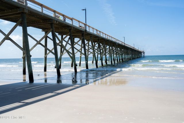 333 NE 55th Street, Oak Island, NC 28465