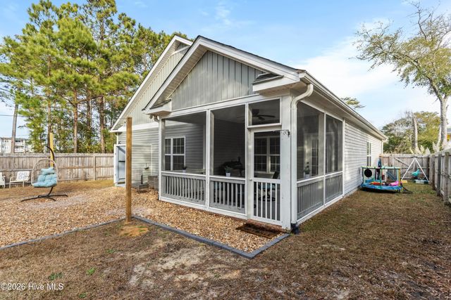 333 NE 55th Street, Oak Island, NC 28465