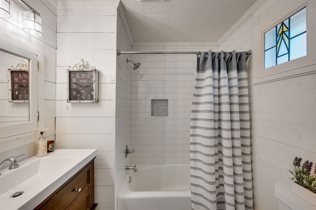 354 W Washington Street, Paris, TX 75460