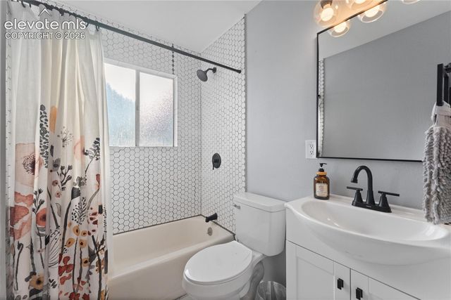 2932 Pennsylvania Avenue, Colorado Springs, CO 80907
