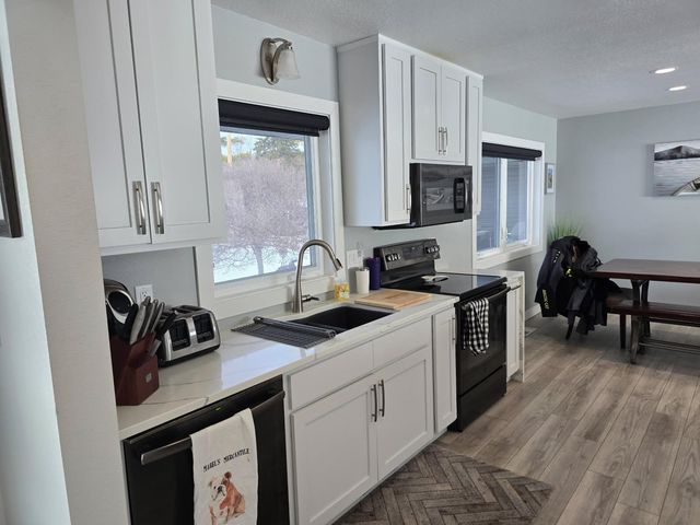 742 Shorewood Drive, Detroit Lakes, MN 56501