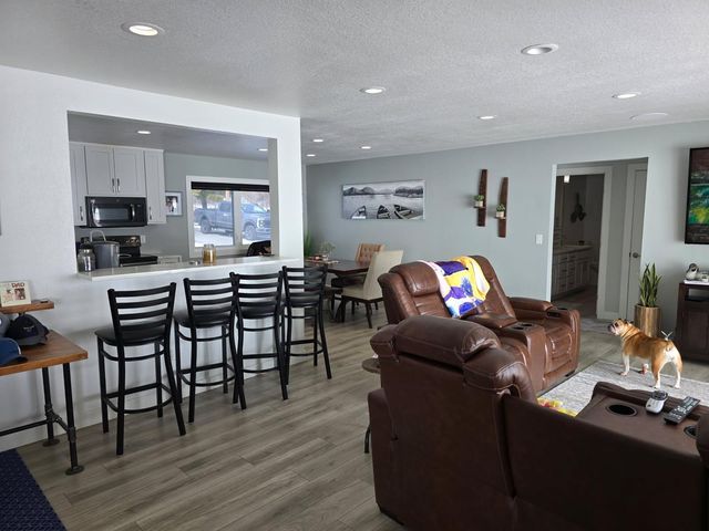 742 Shorewood Drive, Detroit Lakes, MN 56501