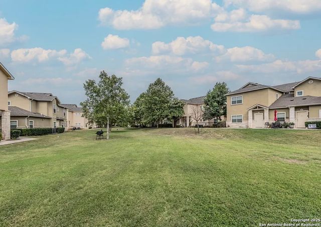 1000 Diamond Dr Apt 1301, Boerne, TX 78006