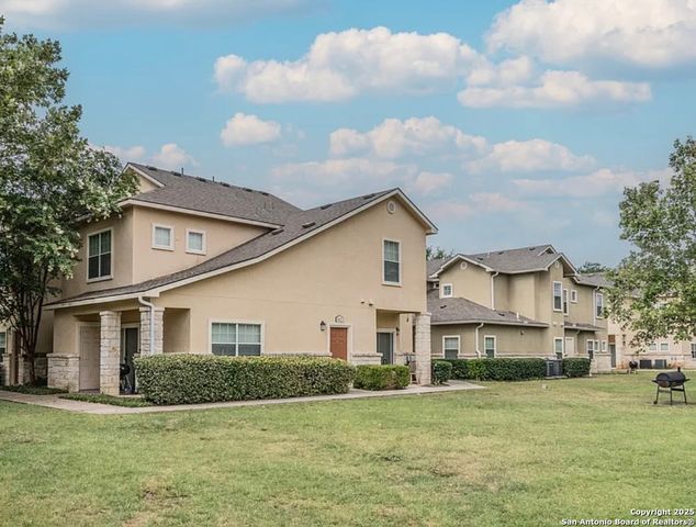 1000 Diamond Dr Apt 1301, Boerne, TX 78006