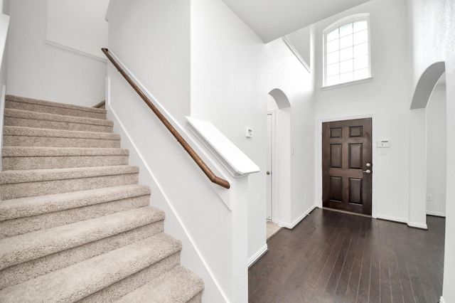 6527 Hunters Trace Lane, Baytown, TX 77521