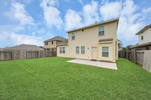 6527 Hunters Trace Lane, Baytown, TX 77521