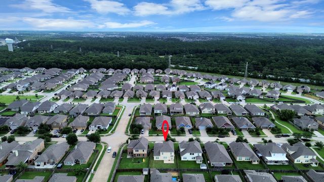6527 Hunters Trace Lane, Baytown, TX 77521