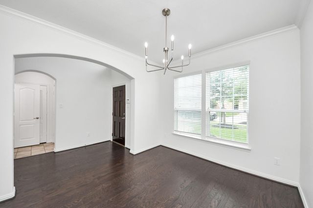 6527 Hunters Trace Lane, Baytown, TX 77521