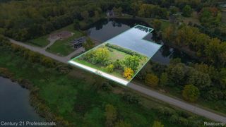 2202 Inwood Road, Washington Township, MI 48095