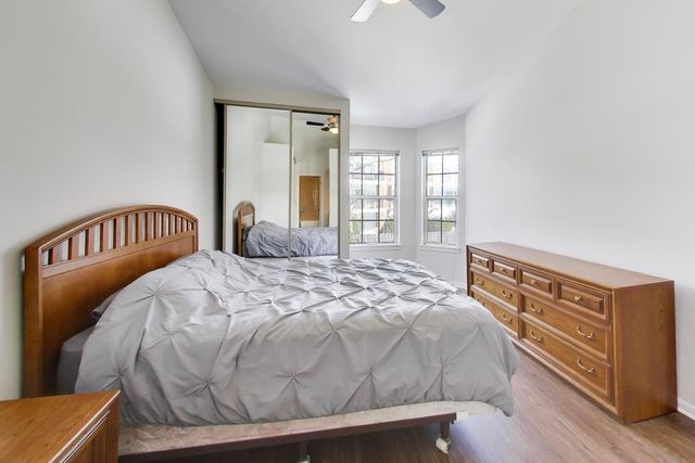 640 Sturnbridge Lane, Schaumburg, IL 60173