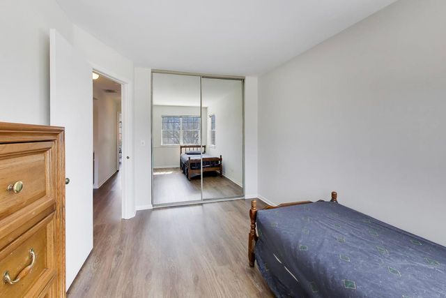 640 Sturnbridge Lane, Schaumburg, IL 60173