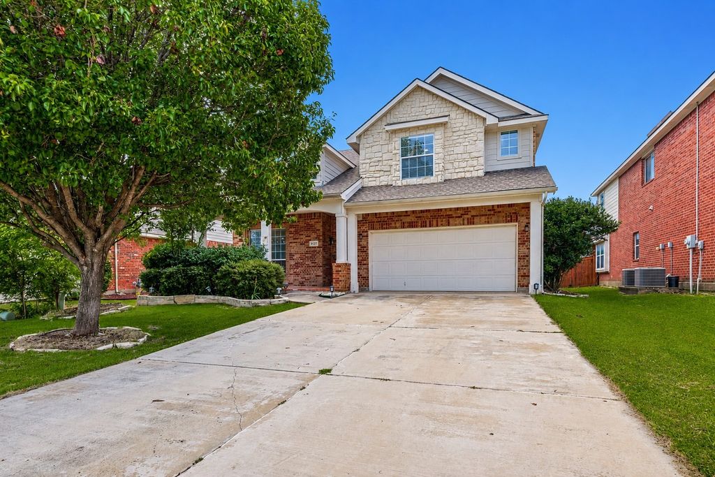 3127 S Camino Lagos, Grand Prairie, TX 75054