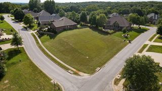 6373 South Weatherwood Trail, Springfield, MO 65810