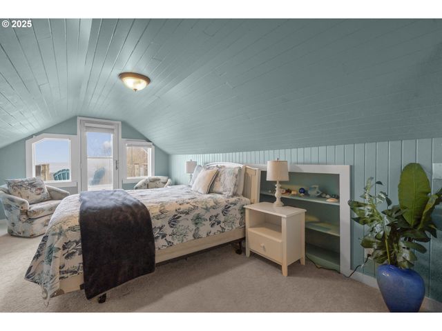25 Ne CLARKE St, Depoe Bay, OR 97341