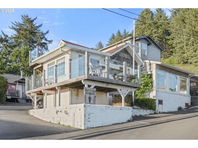 25 Ne CLARKE St, Depoe Bay, OR 97341