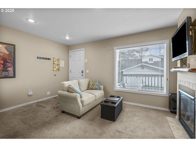 25 Ne CLARKE St, Depoe Bay, OR 97341