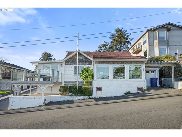 25 Ne CLARKE St, Depoe Bay, OR 97341