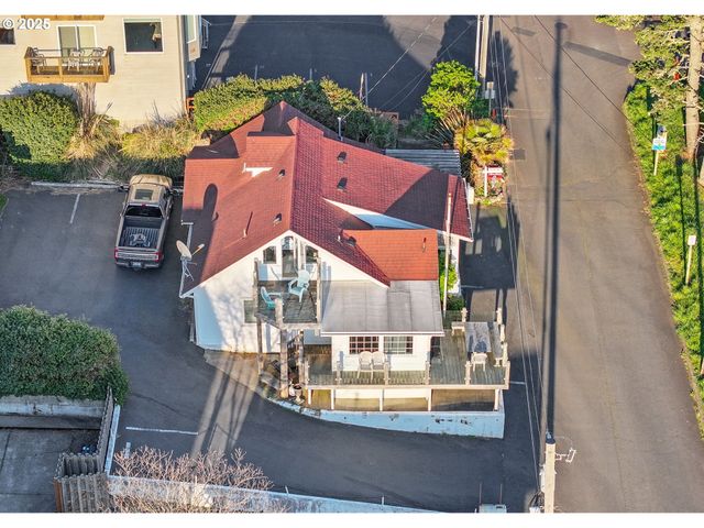 25 Ne CLARKE St, Depoe Bay, OR 97341