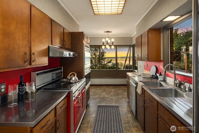 17825 Normandy Terrace SW, Normandy Park, WA 98166