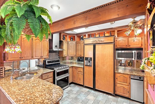 38 Eastman Ave, Swampscott, MA 01907