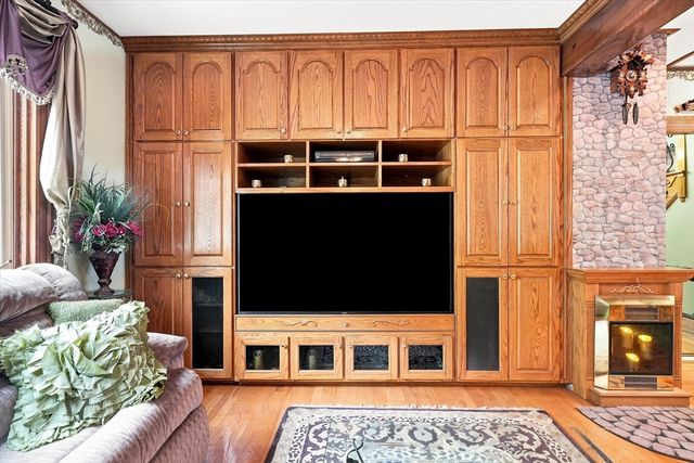 38 Eastman Ave, Swampscott, MA 01907