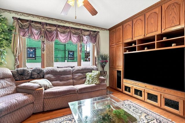 38 Eastman Ave, Swampscott, MA 01907