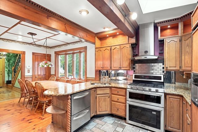 38 Eastman Ave, Swampscott, MA 01907