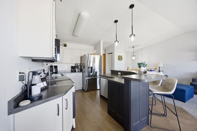 1054 42nd Avenue W, West Fargo, ND 58078