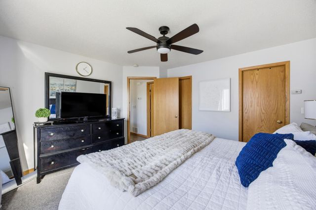 1054 42nd Avenue W, West Fargo, ND 58078