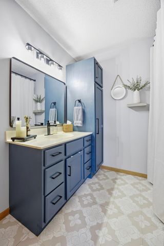 1054 42nd Avenue W, West Fargo, ND 58078