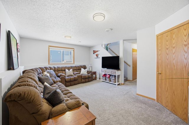 1054 42nd Avenue W, West Fargo, ND 58078
