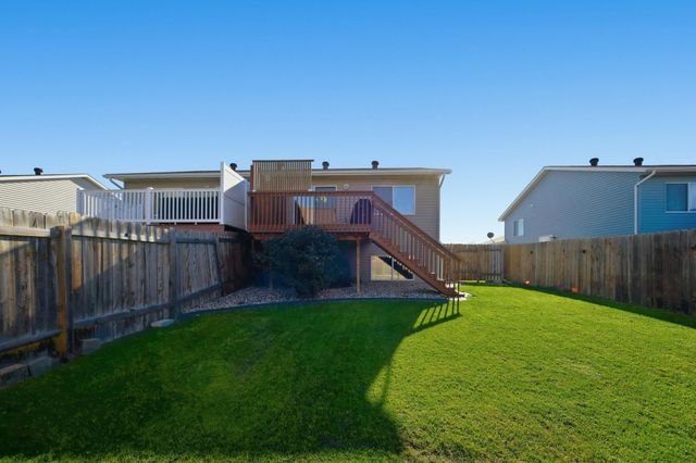 1054 42nd Avenue W, West Fargo, ND 58078