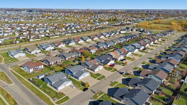 1054 42nd Avenue W, West Fargo, ND 58078